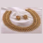 SHORT NECKLACE